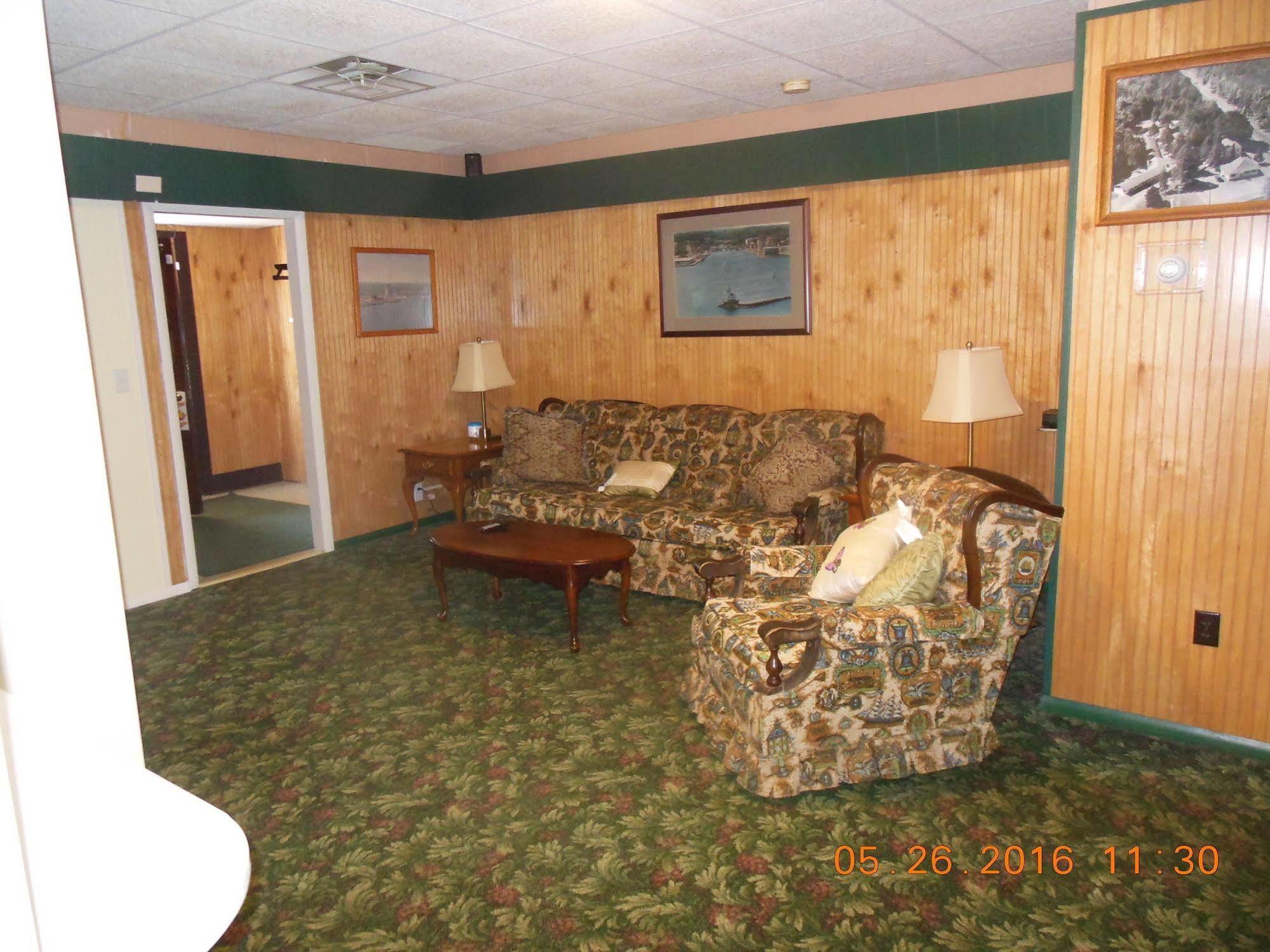 אוסווגו Evergreen Motel מראה חיצוני תמונה