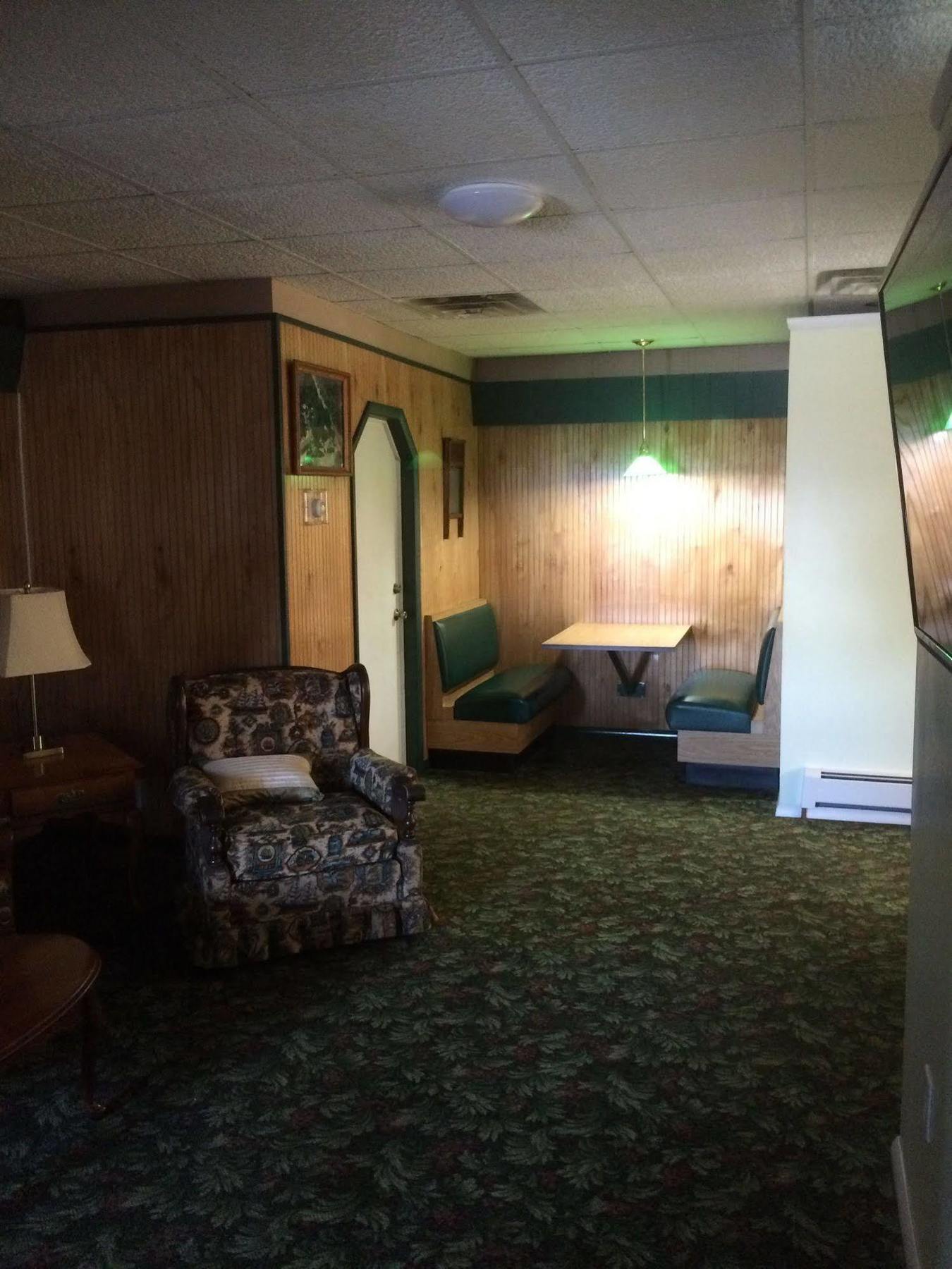 אוסווגו Evergreen Motel מראה חיצוני תמונה