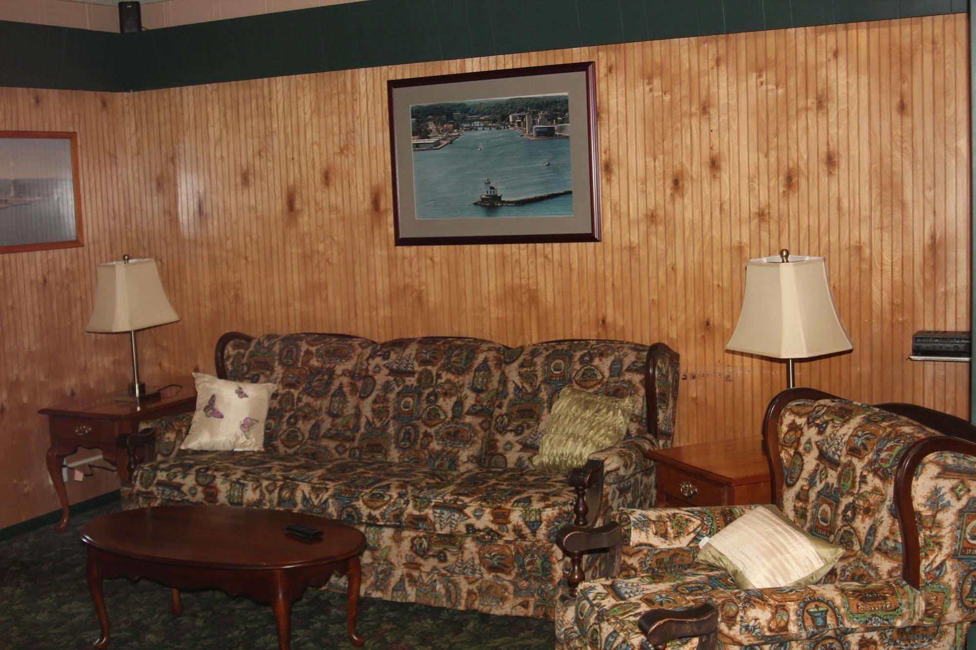 אוסווגו Evergreen Motel מראה חיצוני תמונה