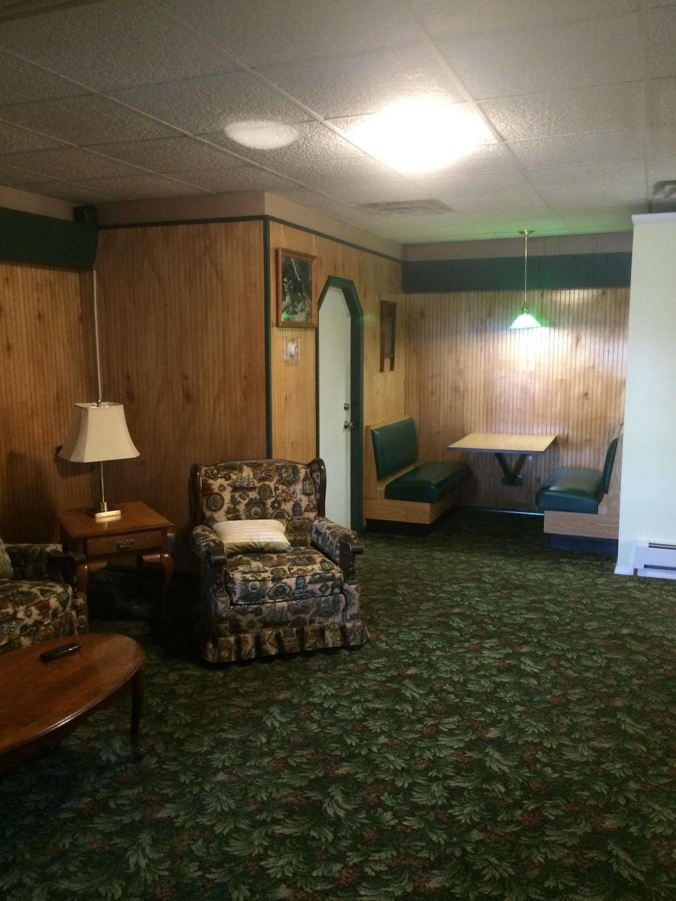 אוסווגו Evergreen Motel מראה חיצוני תמונה