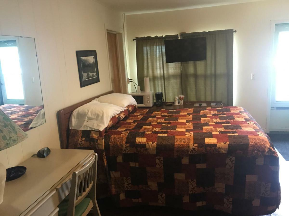 אוסווגו Evergreen Motel מראה חיצוני תמונה