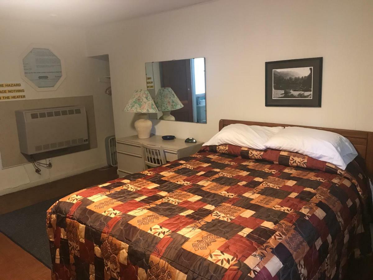 אוסווגו Evergreen Motel מראה חיצוני תמונה